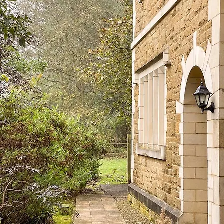 2 Bed - Close To Lbu, Headingley Stadium And Ycc * Leeds (West Yorkshire)